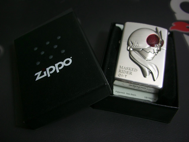 画像: zippo 仮面ライダー フェイス 銀いぶし 2005年製造