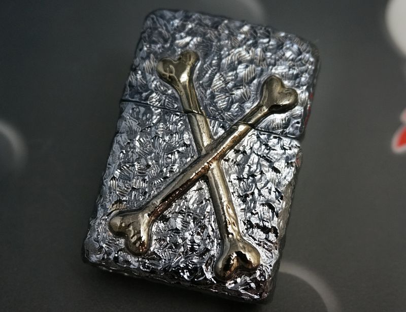 画像: zippo メタルジャケット（C) スカル BK＆GP