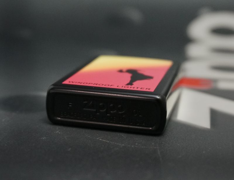 画像: zippo WINDY 黒マット ピンク 2001年製造