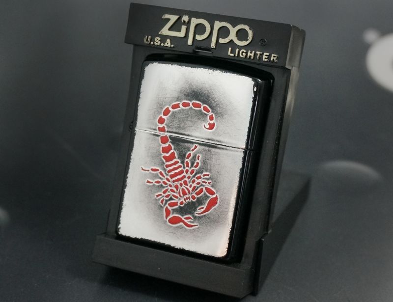 画像: zippo スコーピオン 2001年製造