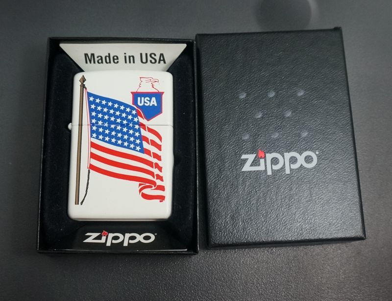 画像: zippo 星条旗 白マット 1997年製造