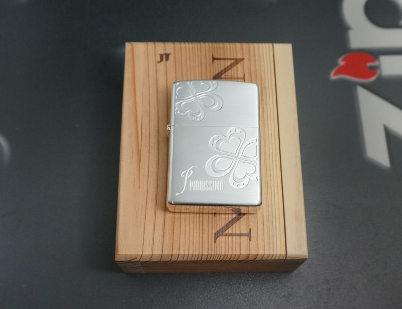 画像: zippo PIANISSIMO 　クローバー NIPPON 2013 懸賞品