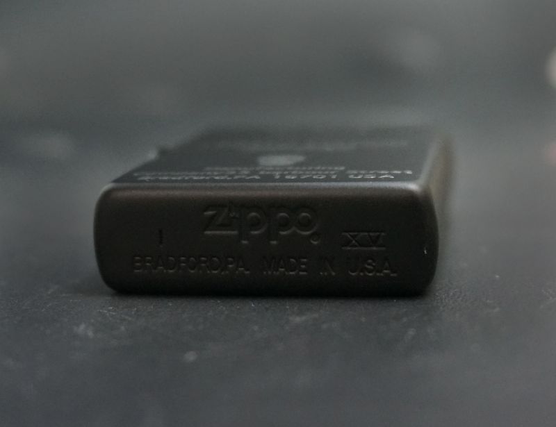 画像: zippo スカル 黒マット 1999年製造