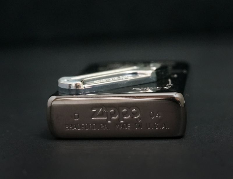 画像: zippo フリントケース付 ブラックニッケル 2004年製造