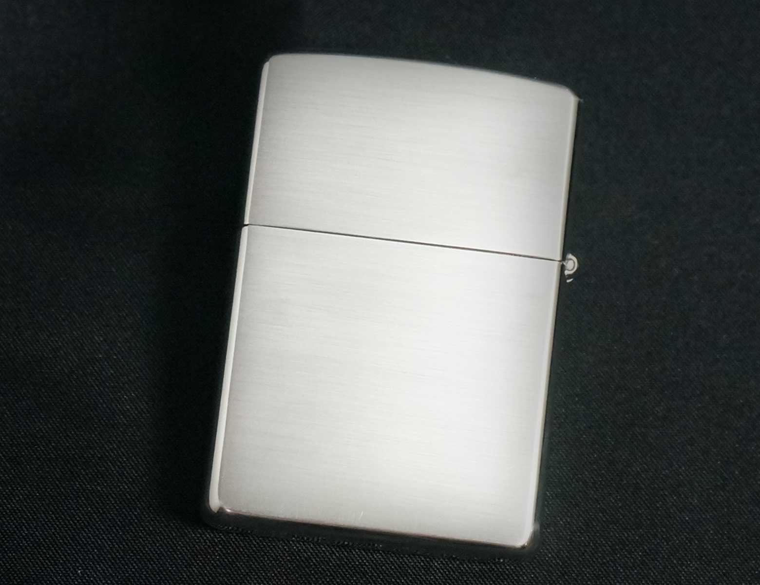 画像: zippo WINDY シルバーサテーナ 2001年製造