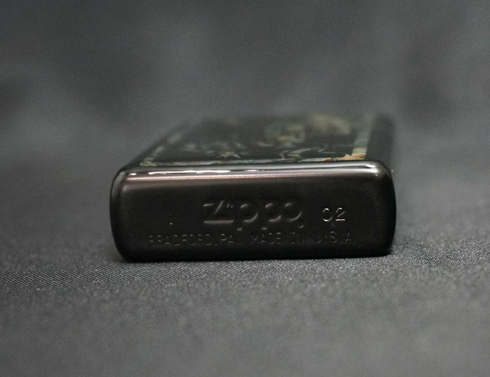 画像: zippo シェル 龍 黒マット A 2002年製造