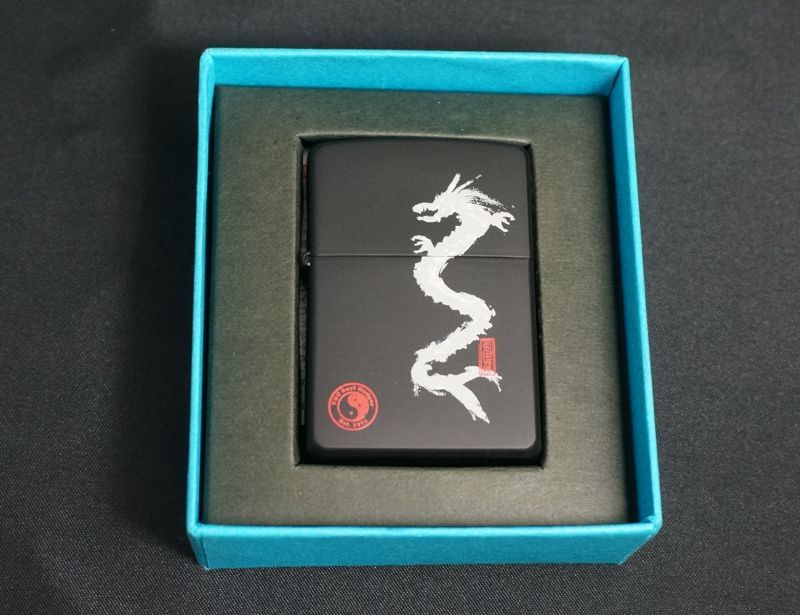 画像: zippo T&C ドラゴン 黒マット 2003年