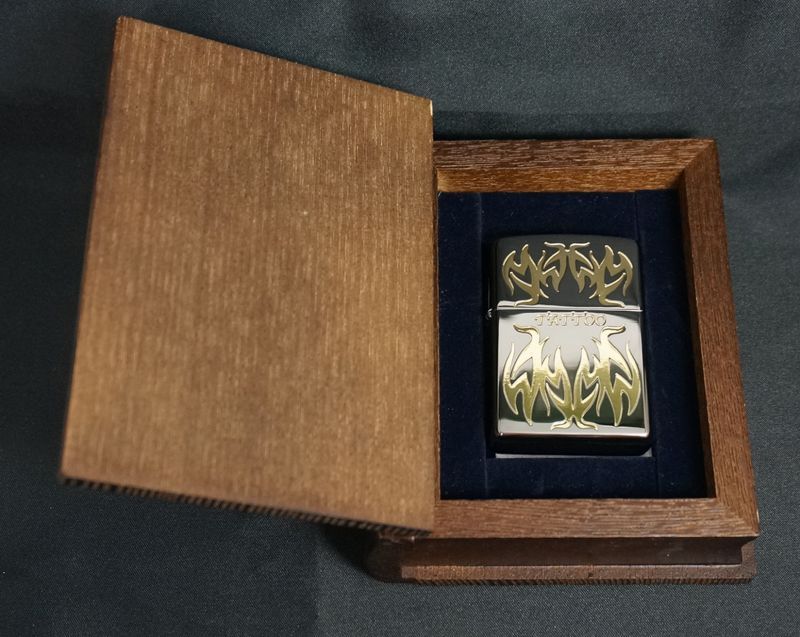 画像: zippo TATTOOデザイン BK 2005年製造