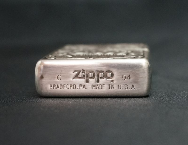 画像: zippo 唐草（両面）2004年製造