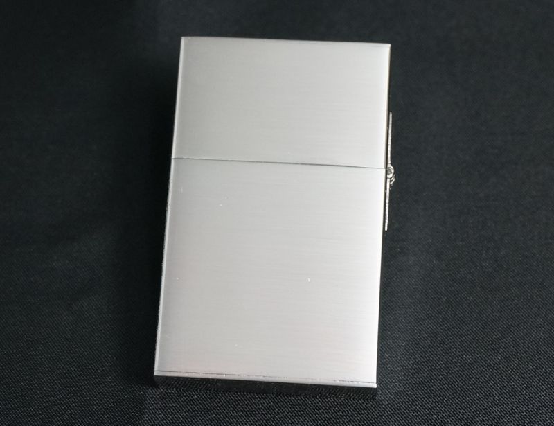 画像: zippo 1933 FIRST REPLICA LUCKY STRIKE シルバーサテーナ