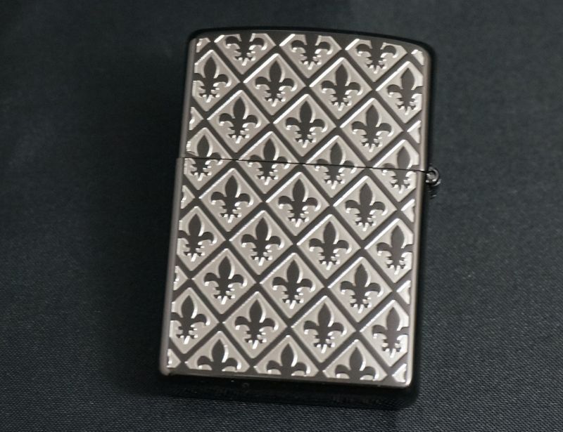 画像: zippo ユリ柄 両面エッチング BK  2006年製造