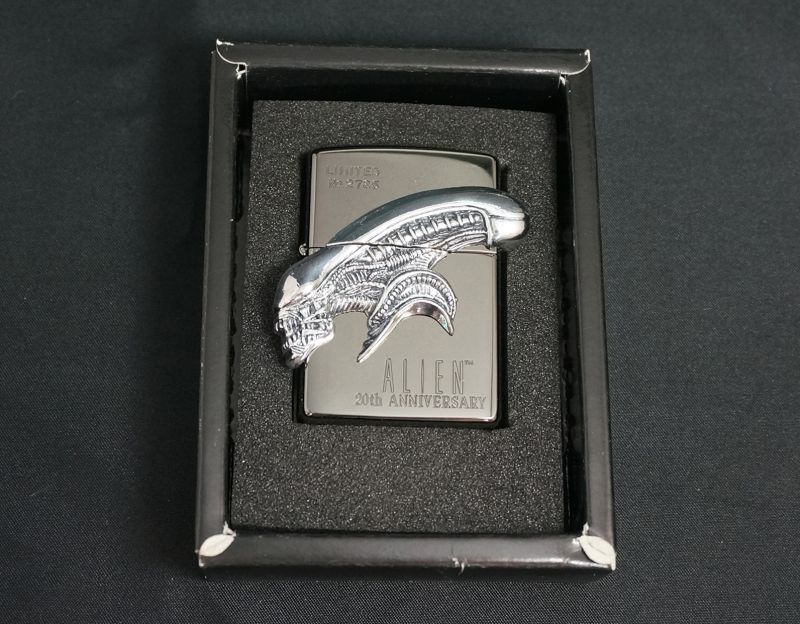 画像: zippo ALIEN（エイリアン） 3 ヘッド 1999年製造