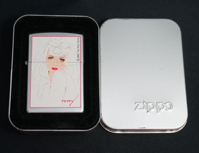 画像: zippo The Petty Girl 2001年製造