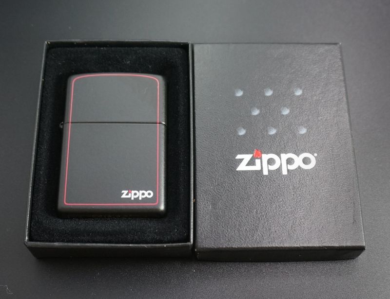 画像: zippo 黒マット ロゴ　2005年製造
