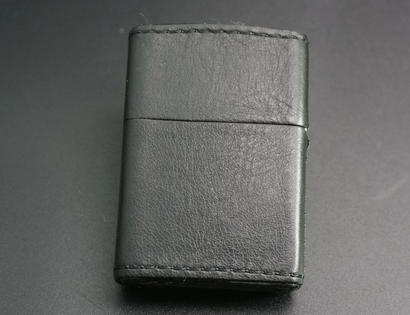 画像: zippo レザーキャット ブラック