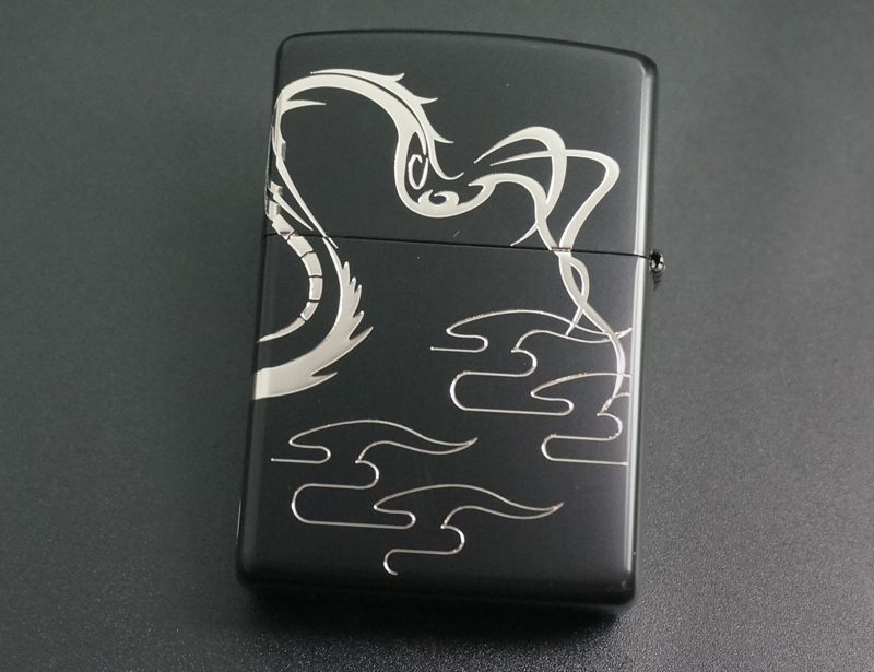 画像: zippo 龍 三面連続デザイン BK＆SV 2011年製造