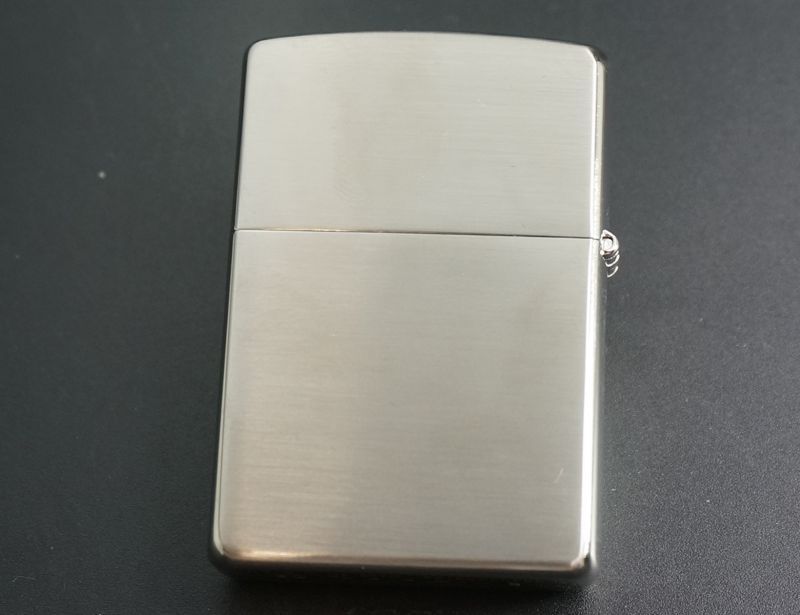 画像: zippo ドランカー シルバーサテーナ 2002年製造