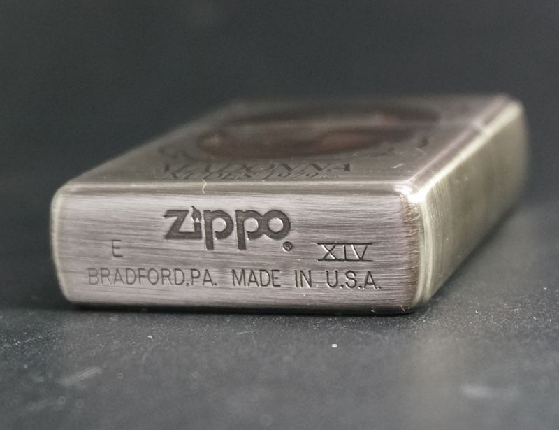 画像: zippo MADONNA NUDES 1979 トランプセット 2000年製造