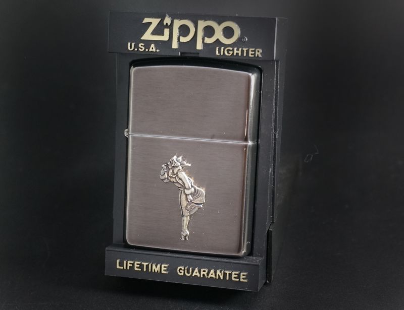 画像: zippo WINDY メタル ブラック 1994年製造