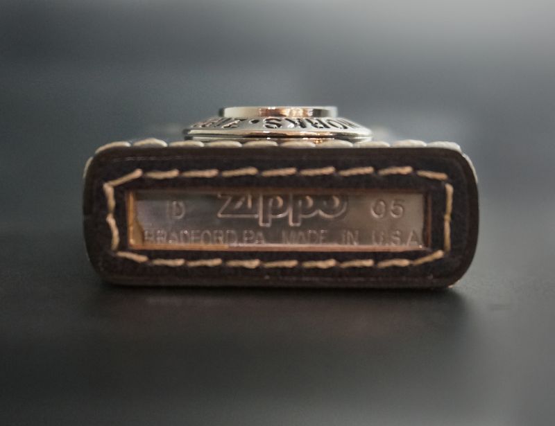 画像: zippo WINDY 革巻き メタル ブラック 2005年製造