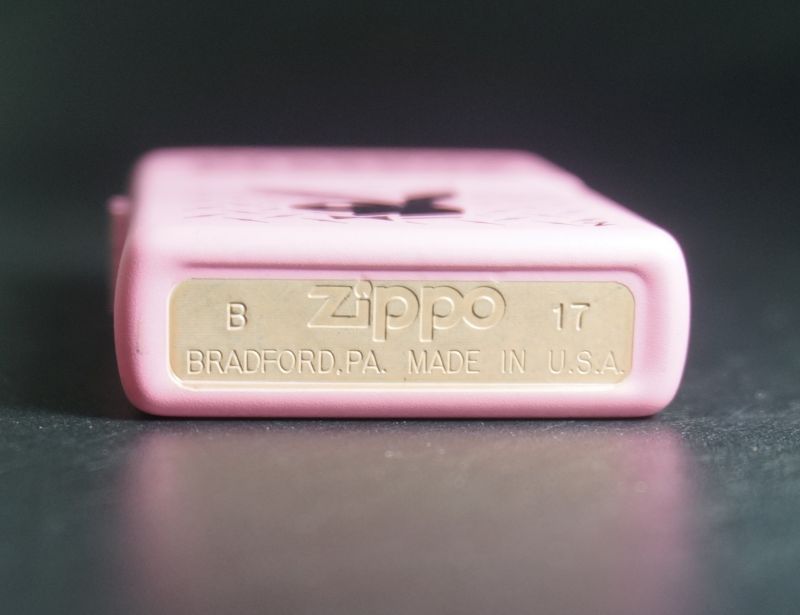 画像: zippo PLAYBOY ピンクマット 2017年製造