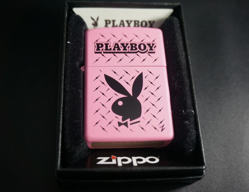 画像: zippo PLAYBOY ピンクマット 2017年製造