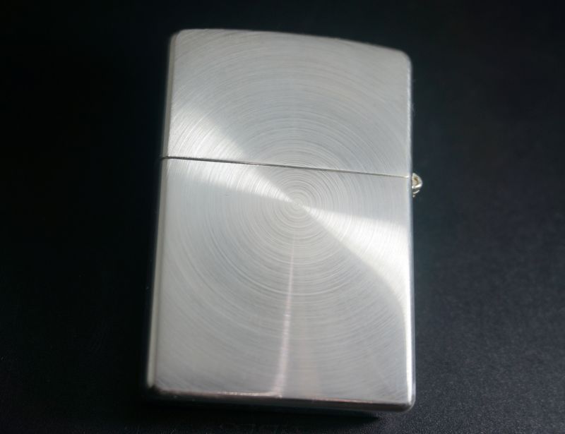 画像: zippo イルカ スピン加工 2002年製造