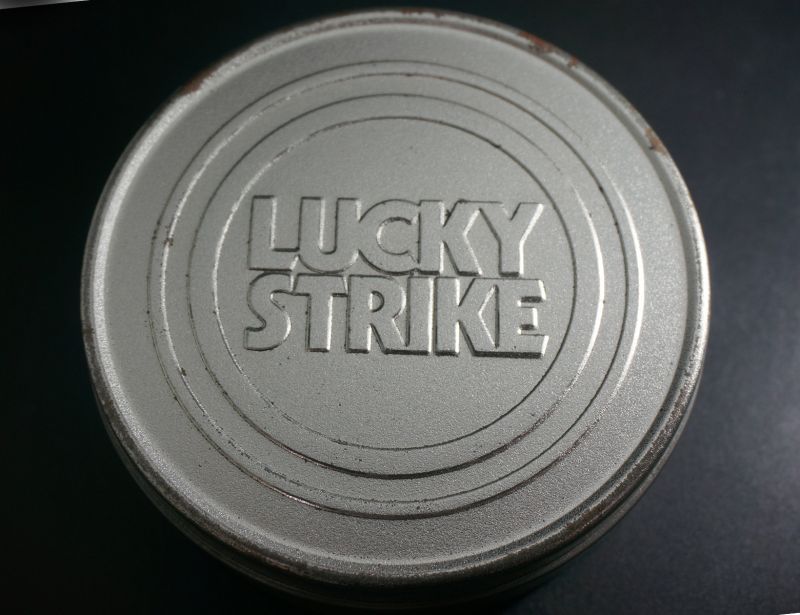 画像: zippo LUCKY STRIKE オイルタンク付き 1999年製造