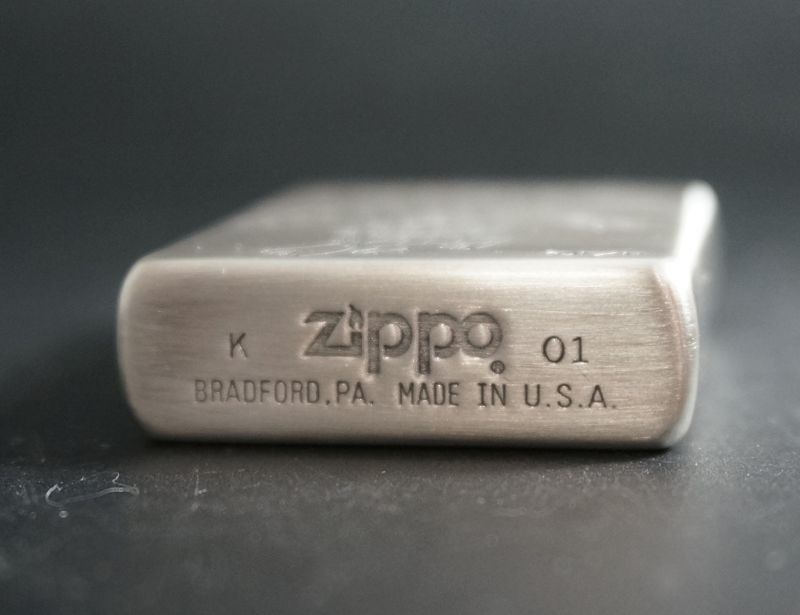 画像: zippo 天才バカボン おまわりさん 2001年製造