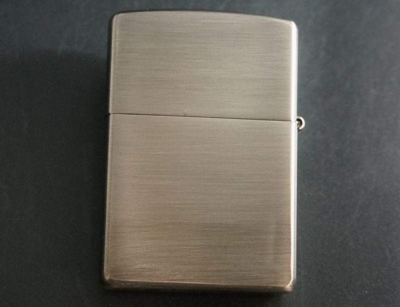 画像: zippo WINDY エッチング シルバーいぶし C 2001年製造