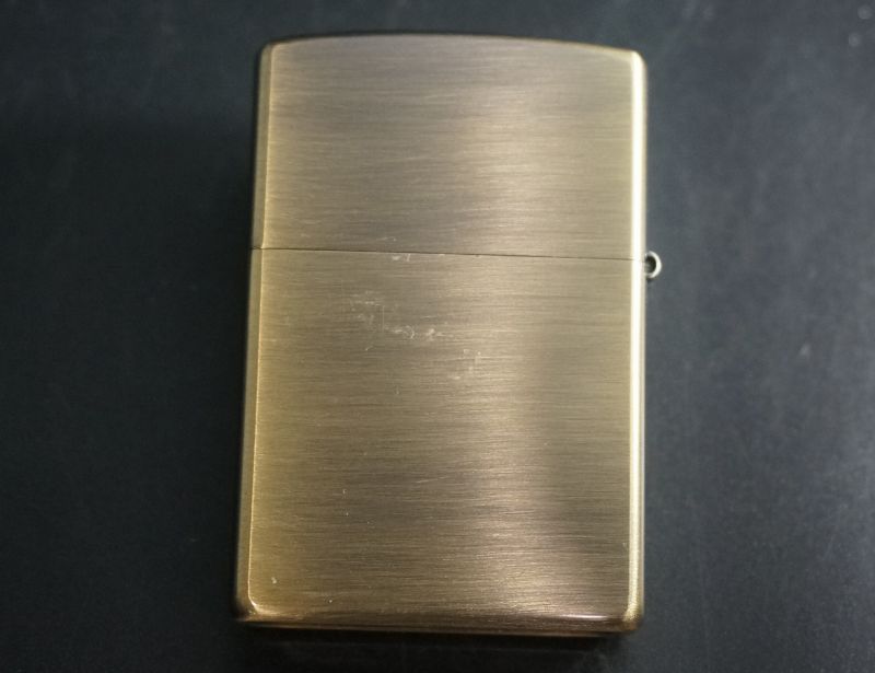 画像: zippo WINDY エッチング ブラスいぶし B 2002年製造