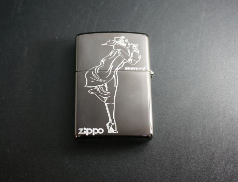 画像: zippo WINDY シルエット 2002年製造