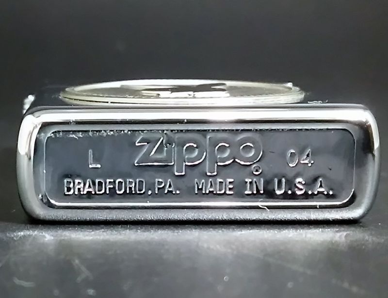 画像: zippo PLAYBOY 2004年製造