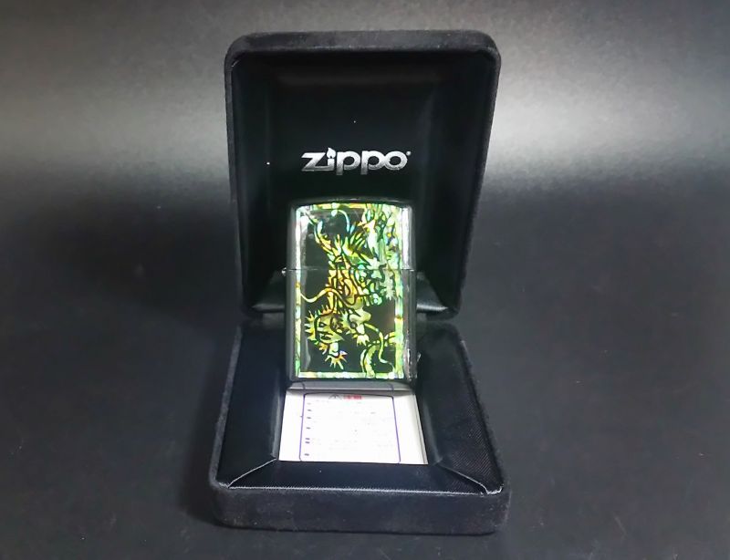 画像: zippo 龍柄 2002年製造