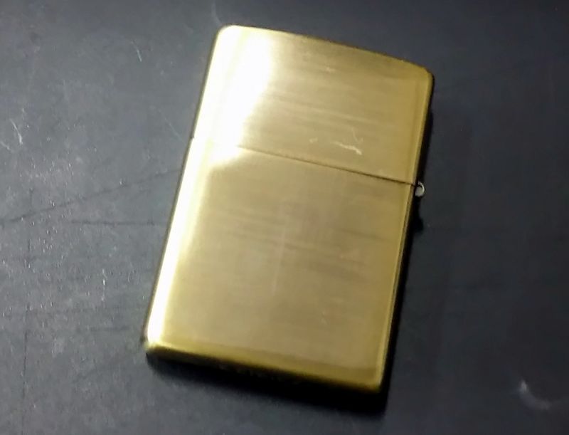 画像: zippo LUCKY STRIKE 2004年製造