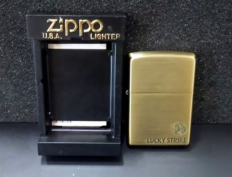 画像: zippo LUCKY STRIKE 2004年製造