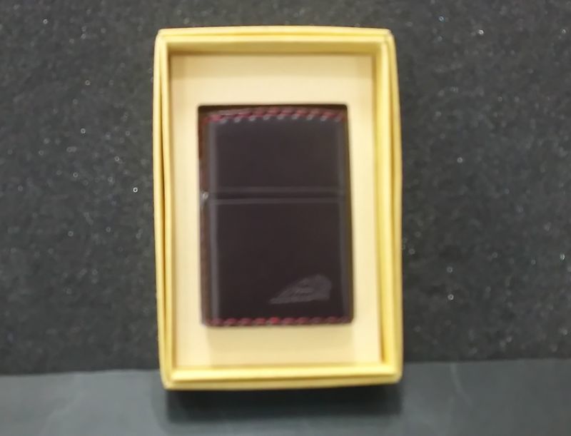 画像: zippo 革巻き コードバン茶 2010年製造