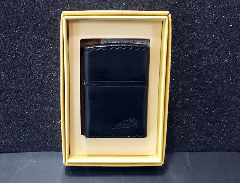 画像: zippo 革巻き 黒 2010年製造