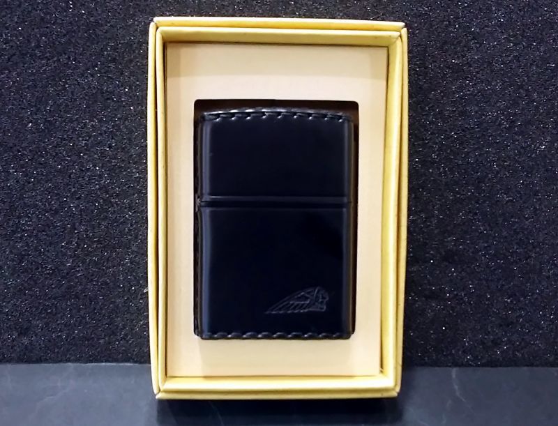 画像: zippo 革巻き コードバン黒 2010年製造