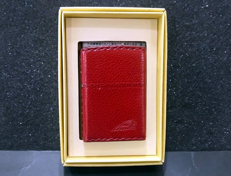 画像: zippo 革巻き レッド 2010年製造