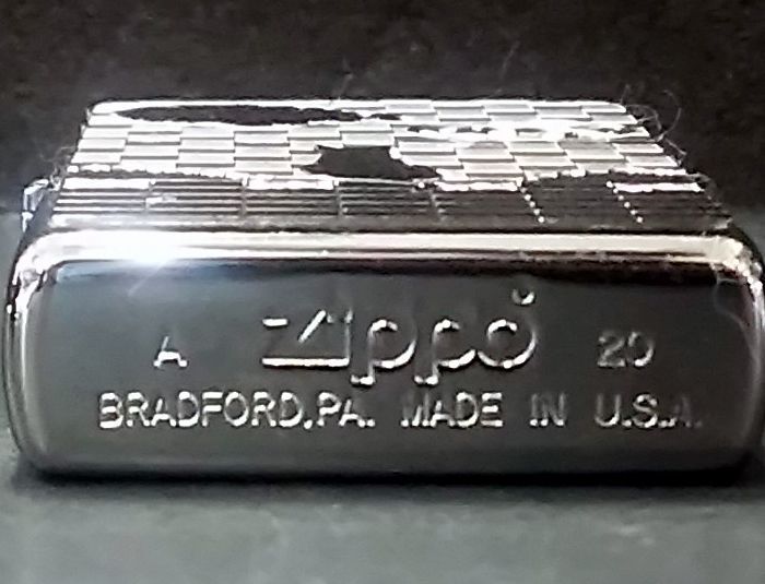 画像: zippo 猫 ネコと雲 メタルプレート 2020年製造 新品未使用