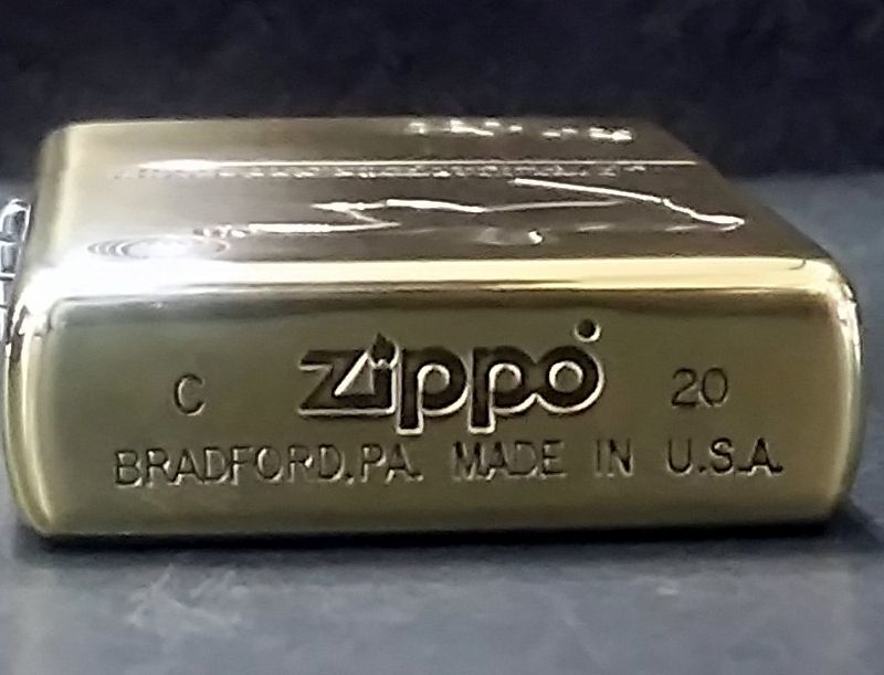 画像: zippo 猫 毛玉 金色 2020年製造  新品未使用