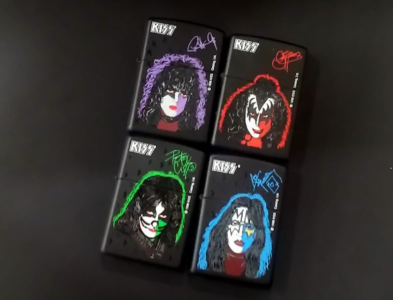 画像: zippo KISS 黒マット 4個セット 1999年製造 新品未使用