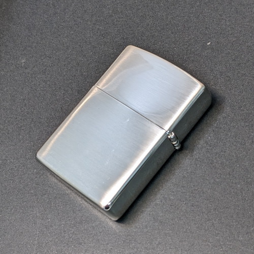 画像: zippo1998年LAUKY STRIKE 新品未使用 